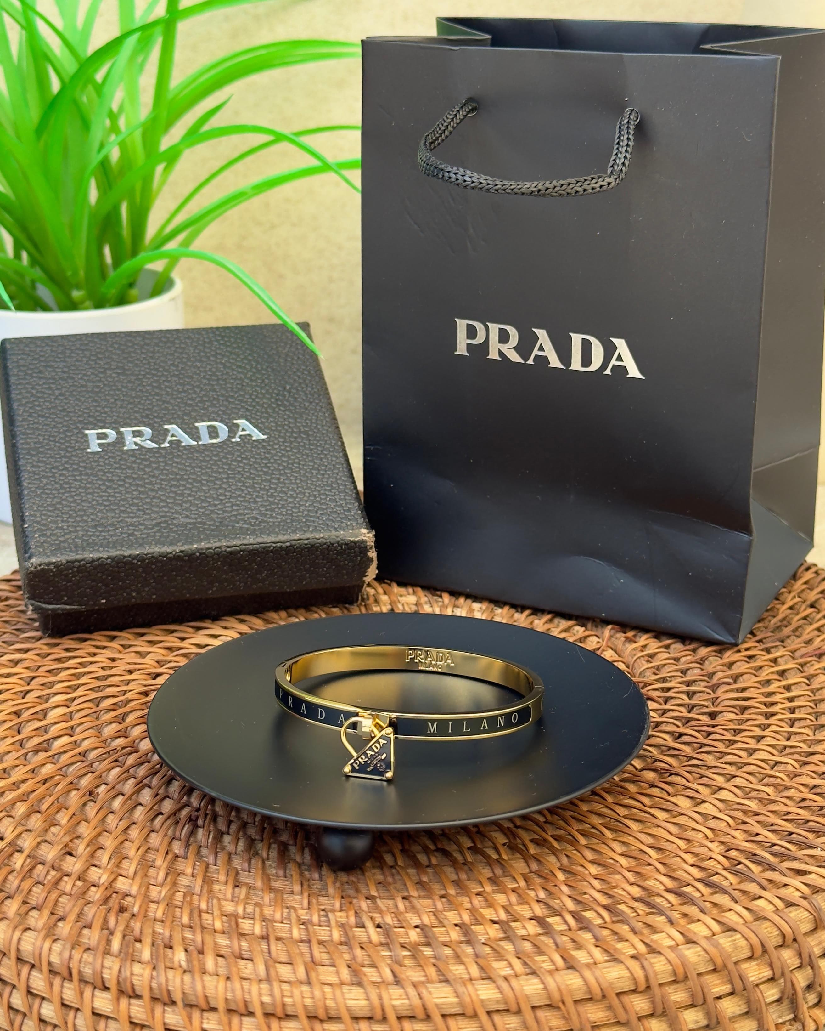 Prada – Pulsera Milano Charm (Dama)