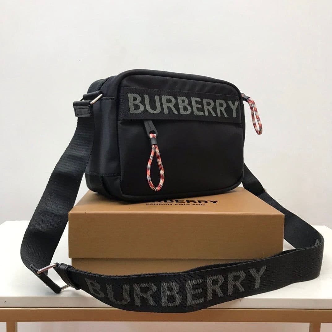 Burberry – Shoulder Nylon Bag (Caballero)